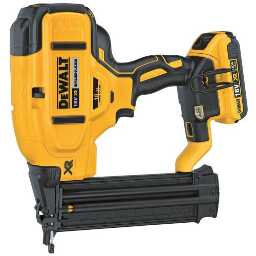 DeWALT Aku bezuhlíková nastreľovacia pištoľ 18 V DCN680NT